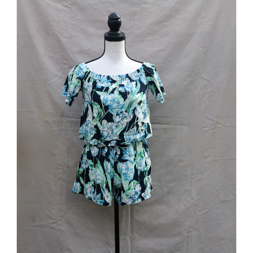 NWT LF Charms Fashion Floral Size Xs Blue Romper